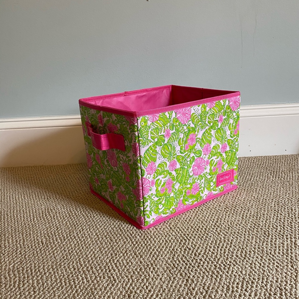 NWOT Lilly Pulitzer Pink & Green Storage Bin